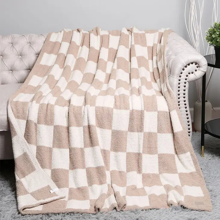 Classic Checkerboard Patterned Throw Blanket